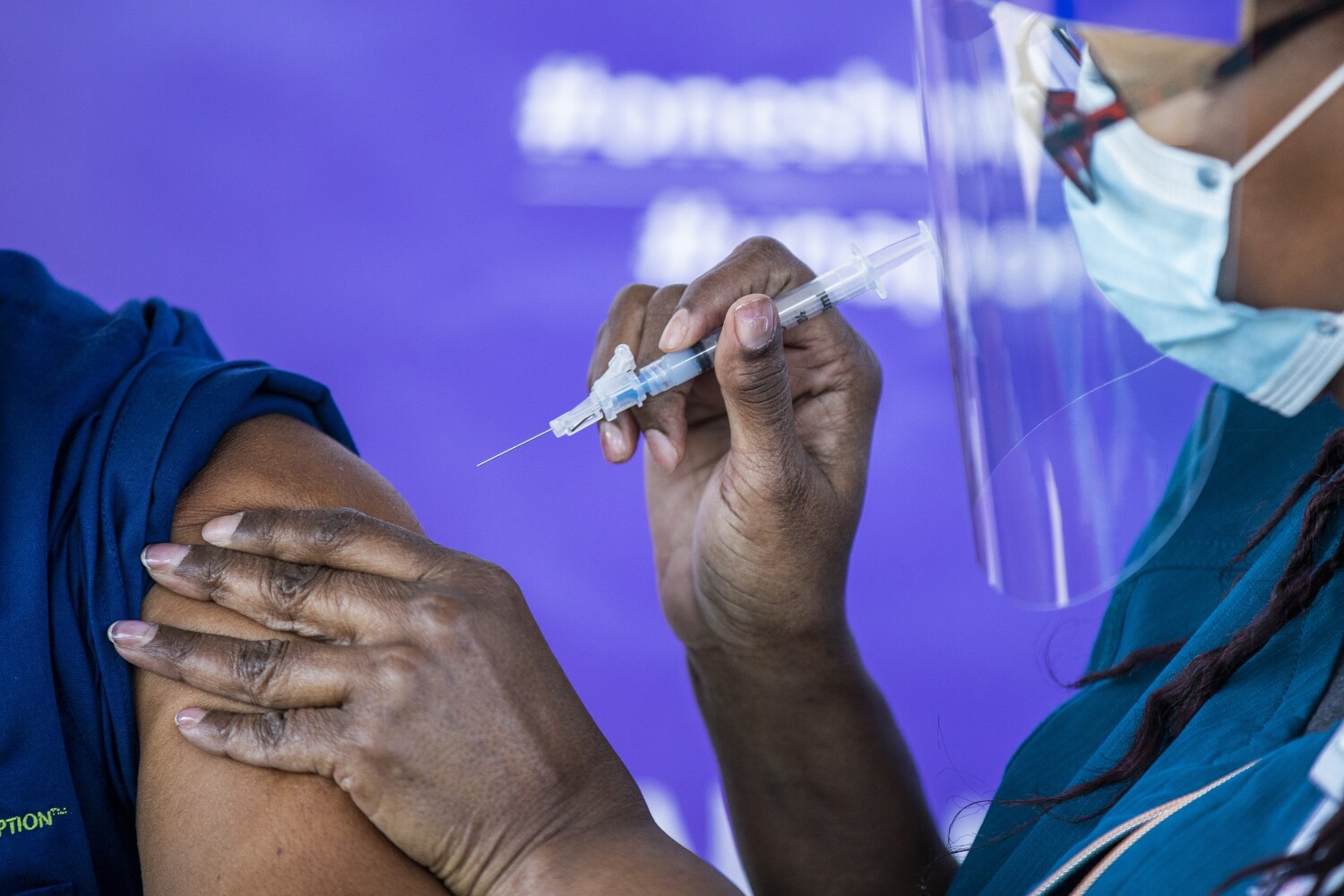 Column: My dad was a COVID-19 skeptic. But he got vaccinated, and so can your pandejos